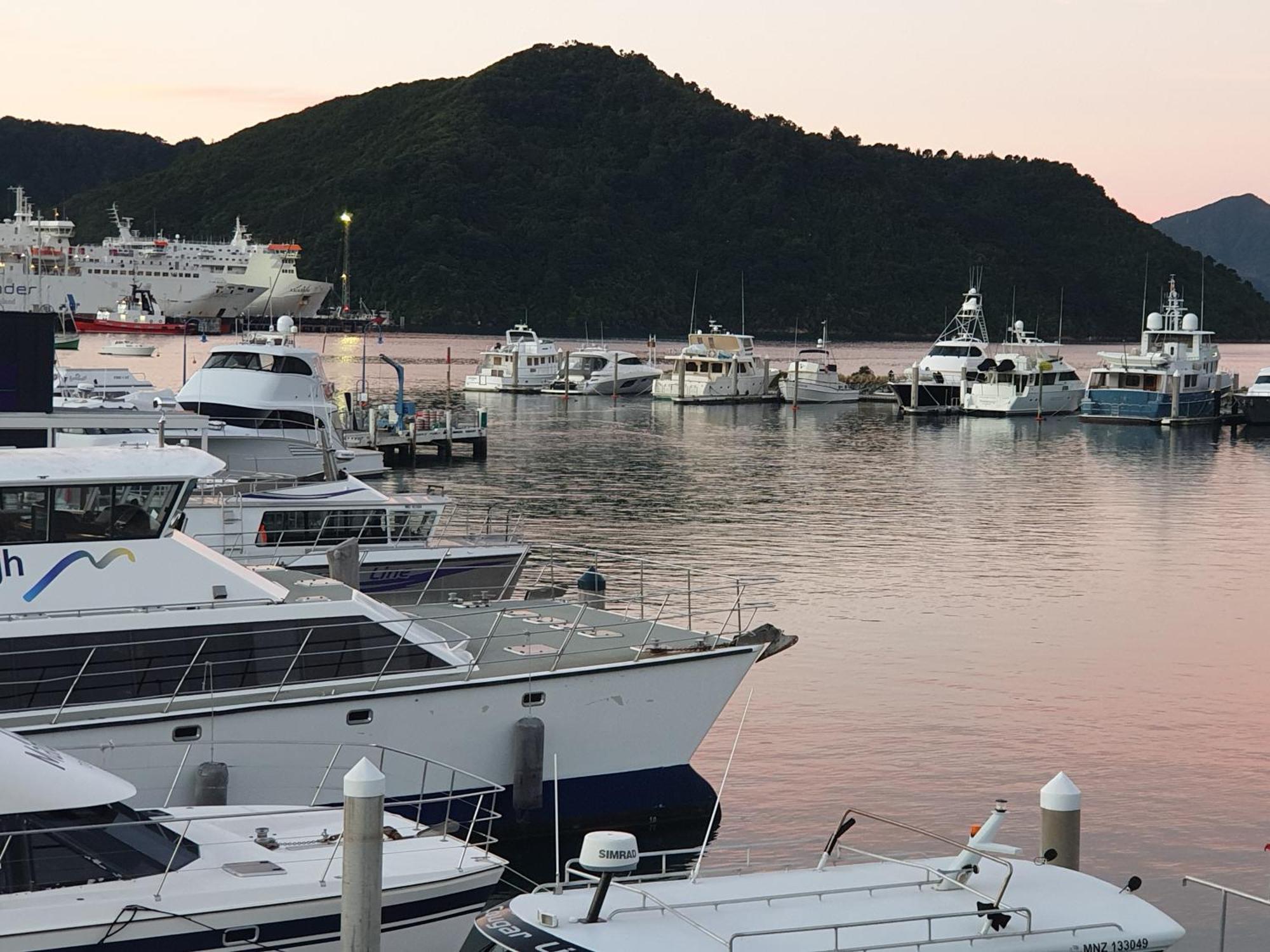 Enchanted Escape Picton Exterior foto